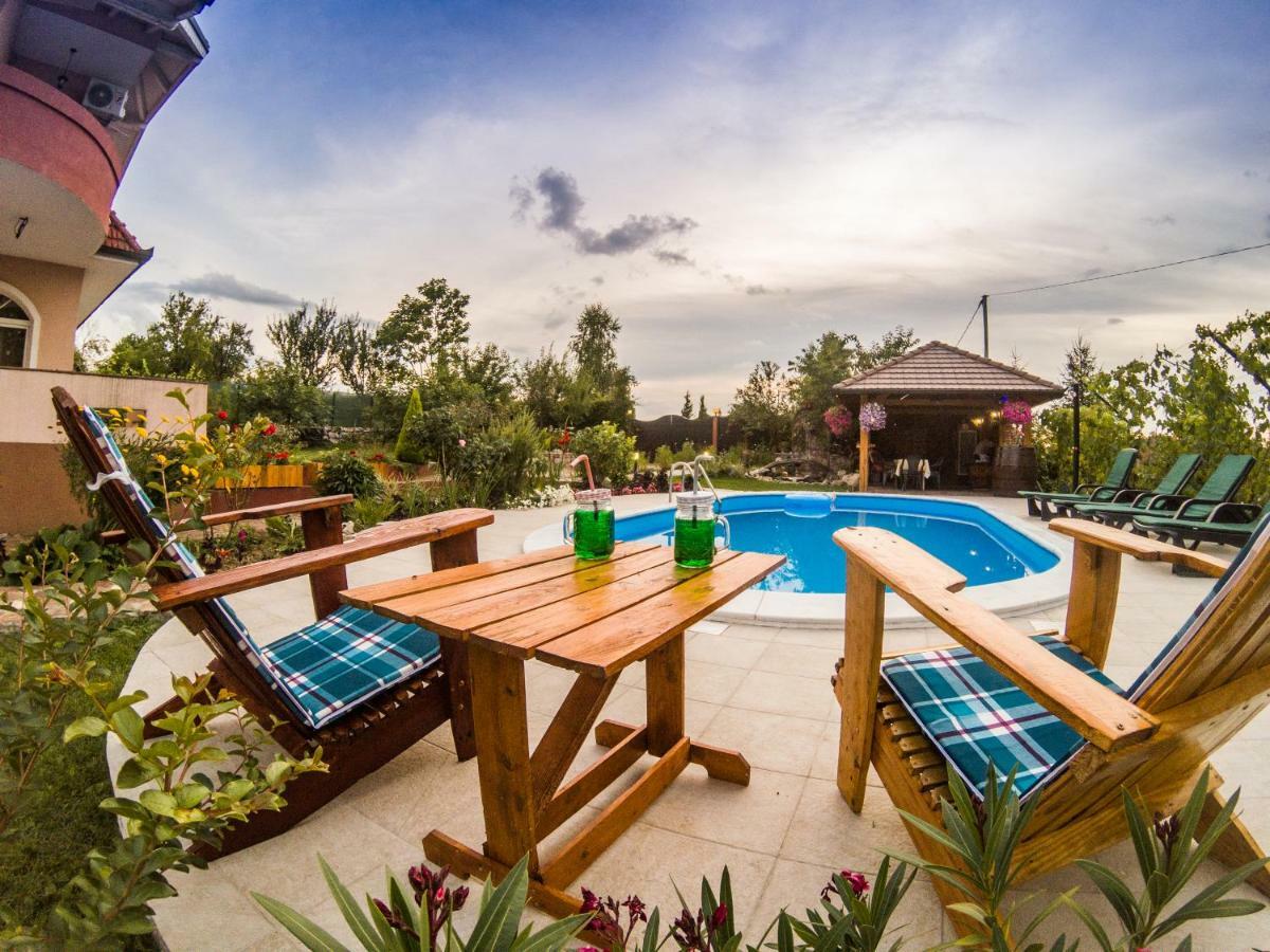 Villa Katarina With Pool Banja Luka Exterior photo