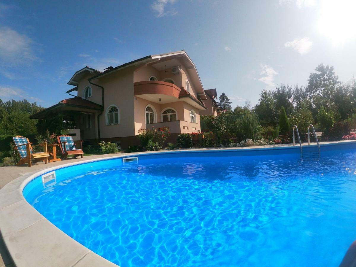 Villa Katarina With Pool Banja Luka Exterior photo